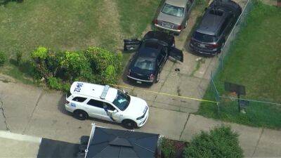 Police: Suspect shot with own gun after victim gains control during attempted robbery in Philadelphia driveway - fox29.com - city Philadelphia