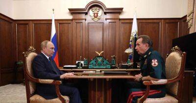 Vladimir Putin - Vladimir Putin health concerns rise as he is seen clinging to table again - dailystar.co.uk - Russia - Ukraine - city Kherson - region Kharkiv