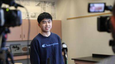 Indiana teen 'only student in the world' to ace AP Calculus exam - fox29.com - state Kentucky - state Indiana