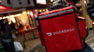 Neil Saunders - DoorDash to cut 1,250 corporate jobs after COVID-19 pandemic hiring surge - fox29.com - city New York