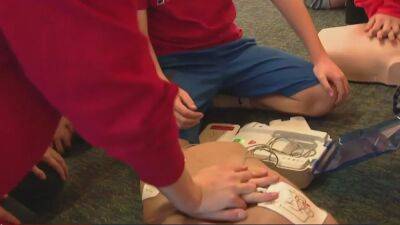 Downingtown 6th graders train to be certified in CPR and AED - fox29.com - state Pennsylvania