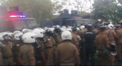 Police fire water cannons and tear gas at SJB protest in Colombo - newsfirst.lk
