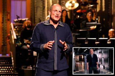 Elon Musk - Woody Harrelson - Woody Harrelson slammed for ‘stupidity’ after backing COVID-19 conspiracy on SNL - nypost.com