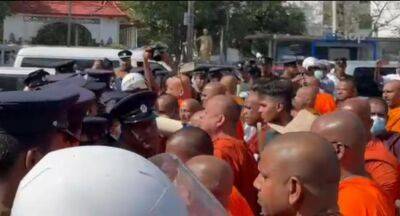 Sangha march against full implementation of 13A - newsfirst.lk - city Sangha
