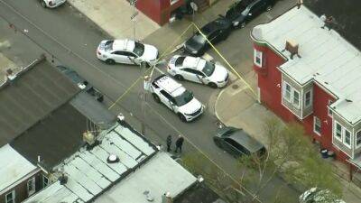 Broad daylight shooting in North Philadelphia leaves 2 injured, police say - fox29.com