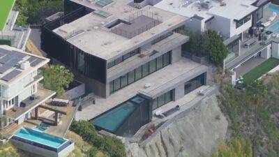 $2B Powerball winner Edwin Castro buys $22.5M Hollywood Hills mansion: report - fox29.com - Los Angeles - county Hill - city Hollywood, county Hill
