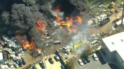 1 person injured as 3-alarm Hunting Park junkyard fire causes evacuations and shelter-in-place order - fox29.com