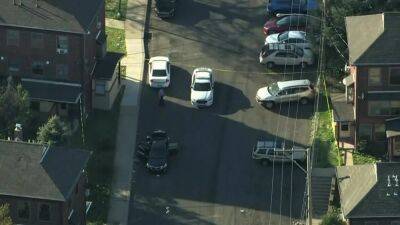 Philadelphia police investigate double shooting in East Falls that critically injures 1 man - fox29.com - city Philadelphia