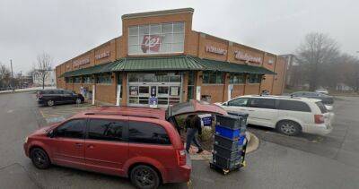 Woody Harrelson - Pregnant shoplifting suspect shot several times by Walgreens worker in Nashville - globalnews.ca - city Nashville