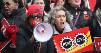 Justin Trudeau - Chris Aylward - PSAC workers are going on strike at midnight. Here’s what happens now - globalnews.ca - Canada - city Ottawa