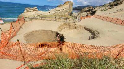 Sinkholes forming at Oregon state park: 'Please use caution' - fox29.com - state Oregon