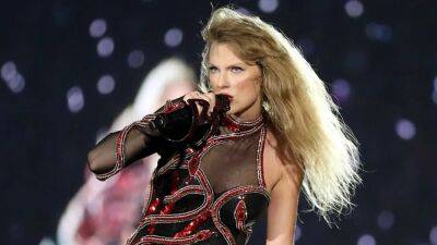 Taylor Swift - Taylor Swift interrupts Philadelphia show to defend fan against security guard - fox29.com - city Philadelphia