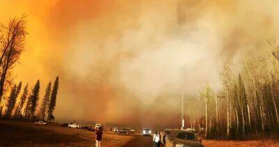 Cree Nation - Thousands flee northern Alberta wildfire: ‘People are really scared’ - globalnews.ca - parish Red River