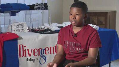 Chicago 11-year-old creates hoodie to help autism patients self-soothe - fox29.com - city Chicago