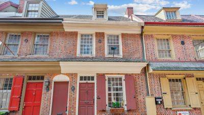 House hits the market on America’s oldest residential street for $500K - fox29.com - Usa - Netherlands - city Philadelphia - city Old