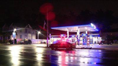 Shooting on I-95 ends with 50-year-old man injured at gas station in Delaware County: police - fox29.com - state Pennsylvania - state Delaware
