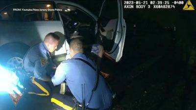 Special delivery: NJ troopers help mom give birth to baby on side of interstate - fox29.com - state New Jersey - county Somerset