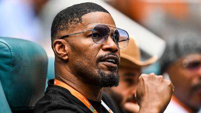 Jamie Foxx - Jamie Foxx spotted for the first time publicly since health emergency, pumping fist in air - foxnews.com - city Chicago