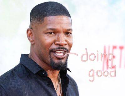 Jamie Foxx - Jamie Foxx Spreading Kindness After Health Scare -- Woman Shares Video Of Him Helping Her Mother! - perezhilton.com - city New York - state Illinois - city Chicago