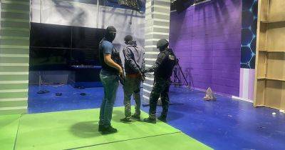 'Armed conflict' declared as TV studio in Ecuador hijacked by mob with rifles - dailyrecord.co.uk - Usa - Ecuador - city Quito