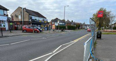 Man, 20, rushed to hospital after being stabbing on busy Wigan road - manchestereveningnews.co.uk