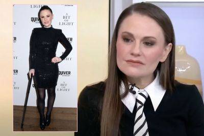 princess Catherine - Anna Paquin Answers Questions About Health Issues After Appearing On Red Carpet With A Walking Cane - perezhilton.com - city New York
