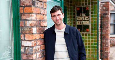Coronation Street newcomer Jacob Roberts supported by Hollyoaks cast as he speaks out on new role - manchestereveningnews.co.uk