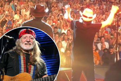 Willie Nelson - Bob Dylan - Lukas Nelson - Robert Plant - Willie Nelson, 91, receives standing ovation at first performance since health scare - nypost.com - state New Jersey - county Camden