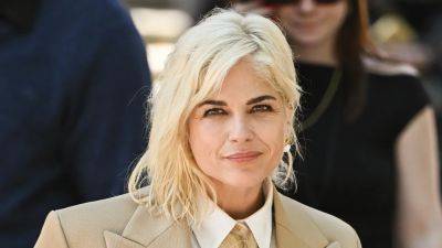 Cast Selma Blair in The White Lotus You Cowards - glamour.com - county White - city Selma, county Blair - county Blair