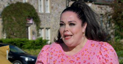 Paddy Kirk - Lisa Riley - Emmerdale's Lisa Riley's incredible 12-stone weight loss journey that left her with 'severe problem' before surgery - manchestereveningnews.co.uk