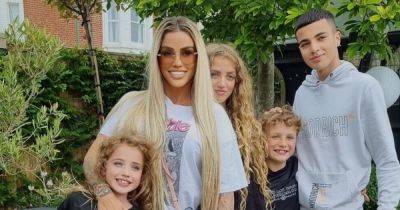 Katie Price - Headlines - Katie Price's kids 'angry' and want her to 'stop' over fears latest surgery making mum a 'laughing stock' - dailyrecord.co.uk