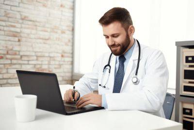 Comparing Virtual Medical Assistants and Traditional Office Staff: An In-Depth Review - curiousmindmagazine.com