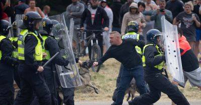 Keir Starmer - Keir Starmer calls emergency Cobra meeting tonight amid fresh UK riot violence fears - dailyrecord.co.uk - Britain - Ireland