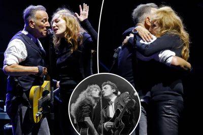 Bruce Springsteen - Patti Scialfa - Bruce Springsteen and wife Patti sing ‘Tougher Than the Rest’ in emotional duet after her cancer reveal - nypost.com - state New Jersey - Jersey