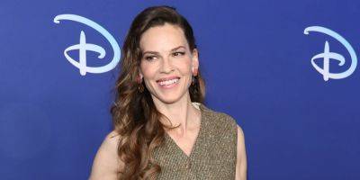 Joel Machale - Hilary Swank Joins Cast of 'Yellowjackets' Season 3 in Guest Role With Potential to Become Series Regular - justjared.com - city Vancouver